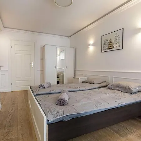 Apartment Golden Apartments&glamping- Uniwersytecka Wroclaw