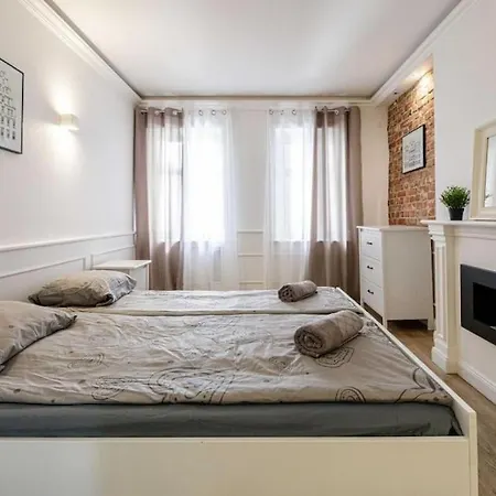 Golden Apartments&glamping- Uniwersytecka 아파트